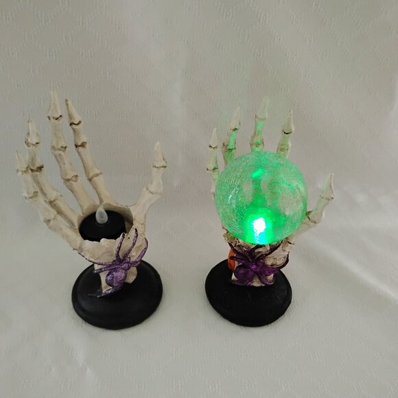 Pair of Hollow Resin Skeleton Hands - Picture 1 of 9